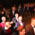 4 bal charytatywny fundacji dom goście tańczą poloneza