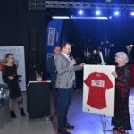 4 bal charytatywny fundacji dom koszulka reprezentacji Polski przeznaczona na licytacje